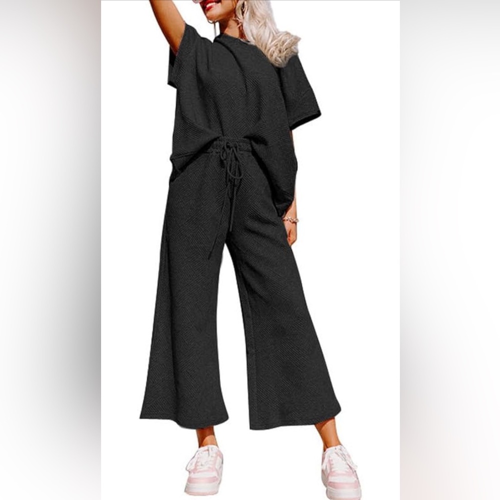 Black Textured Set